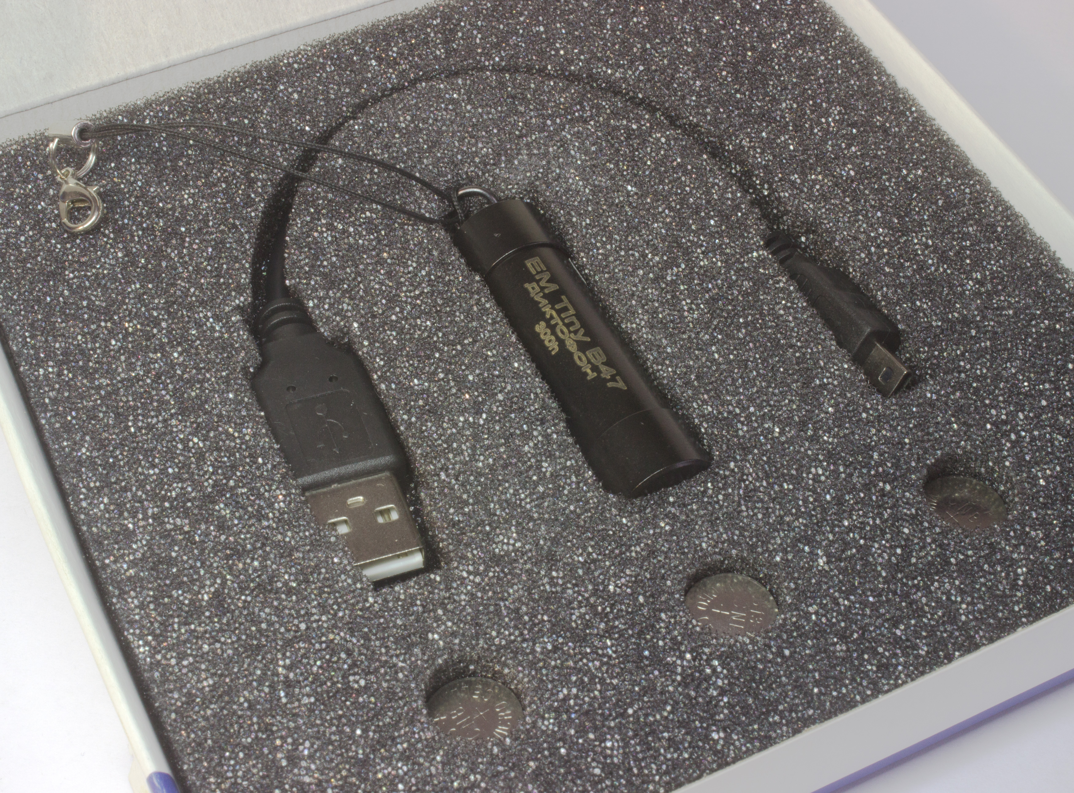 Все Телесистемы EM Tiny В47-300h (металл, размер d15*50мм, вес 19г, автономность до 40ч, USB 1.1, батарейки) видеонаблюдения в магазине Vidos Group